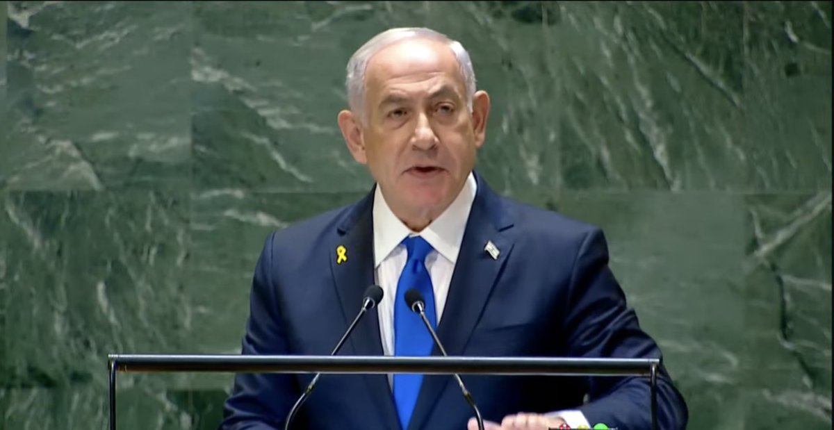 PM Netanyahu:

“Irán busca imponer su radicalismo mucho más allá del Medio Oriente.
Por eso financia sus redes terroristas en 5 continentes. Es por eso que desarrolla misiles balísticos con ojivas nucleares - para amenazar a todo el mundo.

Por demasiado tiempo, el mundo mira