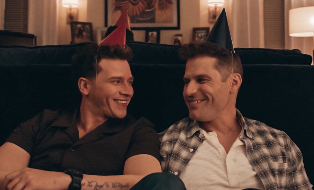 whorellanov's tweet photo. Oliver calling Tommy Buck’s BOYFRIEND right there on the page out of his own mouth is literally everything. 

BOYFRIENDS. THEY’RE BOYFRIENDS. https://t.co/ZuW4QXzVt3