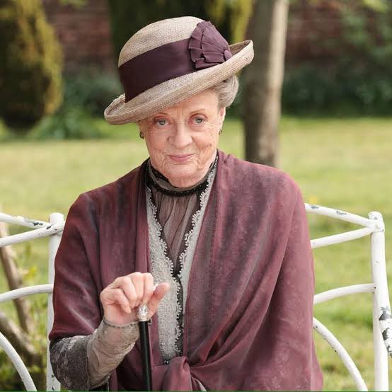 bernalacin35_5's tweet photo. Kendimi bildim bileli çok  severek izlediğim bir oyuncu oldu 🌹
O da terk-i diyar eylemiş 
#maggiesmith https://t.co/7AhxLiMif1