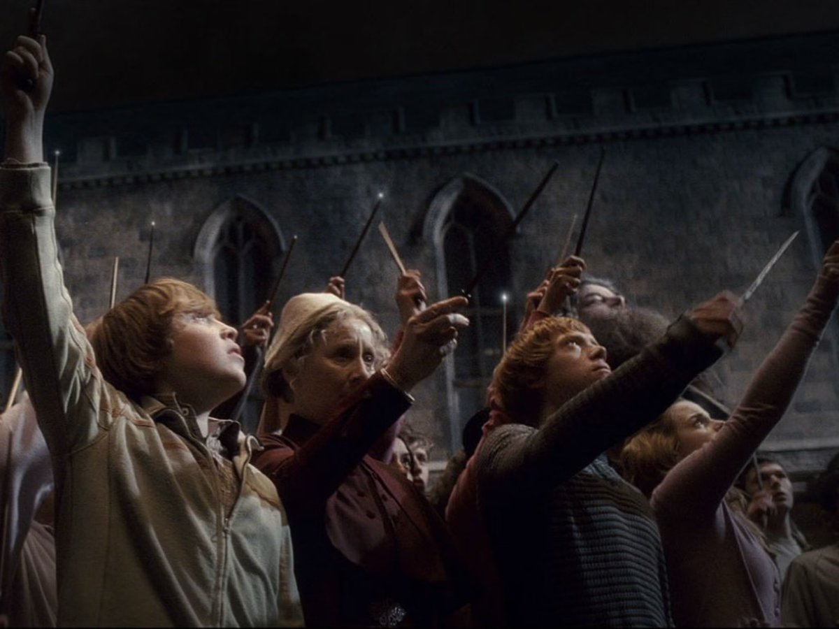 LordVoldemort_S's tweet photo. La profesora que todos quisimos tener en nuestra infancia. Siempre en nuestros corazones, Maggie Smith. https://t.co/u5MmysO4Dk