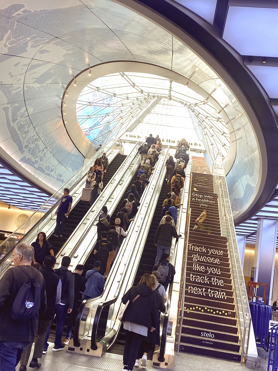 drbongiorno's tweet image. spotted: missed opportunity to exercise at Penn Station. Would you take the steps? #exerciseforhealth