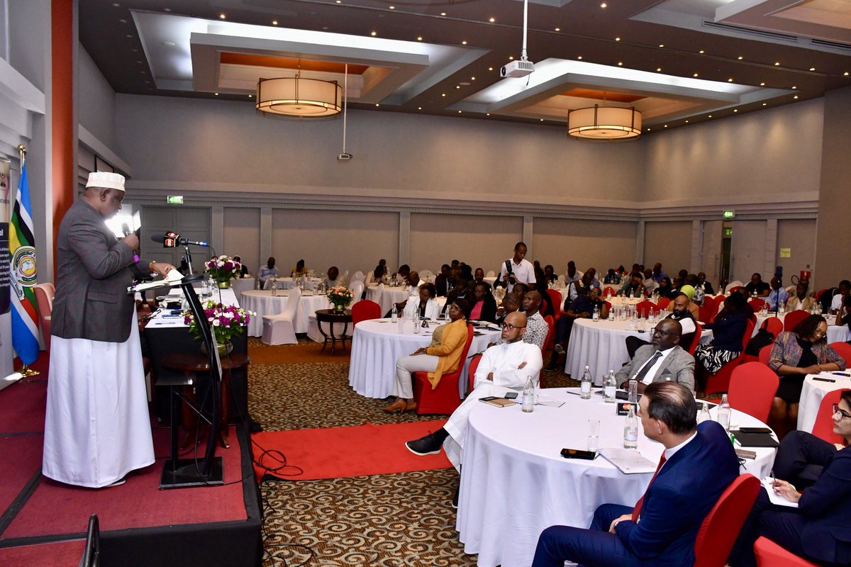 AhmedFarah__'s tweet photo. Today, I attended a consultative meeting on legislative reforms for the private sector hosted by @Waziri_Mvurya. Through @TradeMarkAfrica BEEEP program funded by the @EUinKenya we are working with @MITIKenya to lower the cost of doing business &amp; enhance business competitiveness https://t.co/2068KTeoKR