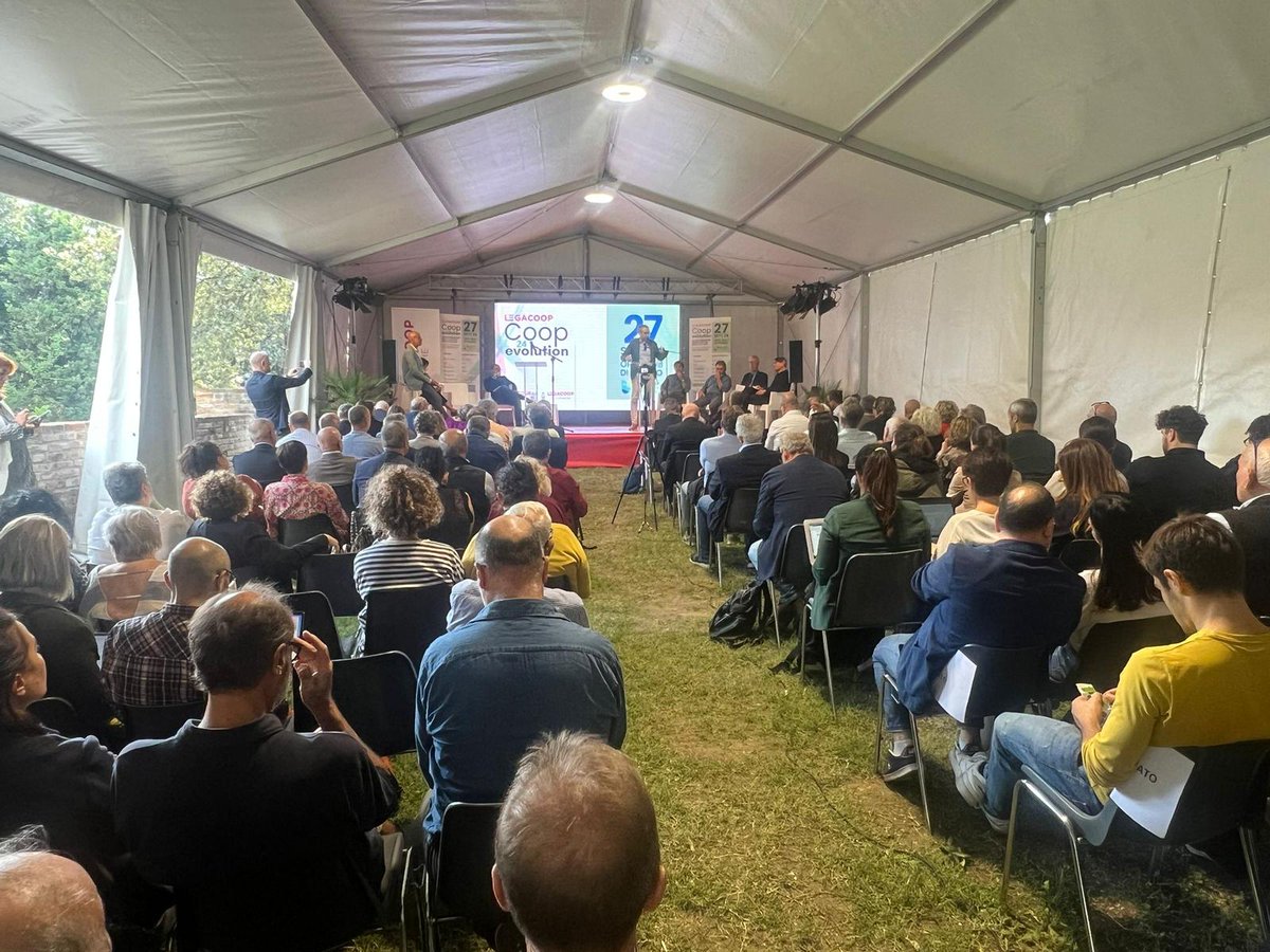 BarniGiovanna's tweet image. Seconda edizione di #CoopEvolution, organizzata da Legacoop Marche in collaborazione con @CulturmediaLN . Al centro la capacità di #rigenerare comunità, luoghi e territori, perno per la cooperazione in tutte le sue tipologie: imprese di comunità, sociali, #culturali e #creative