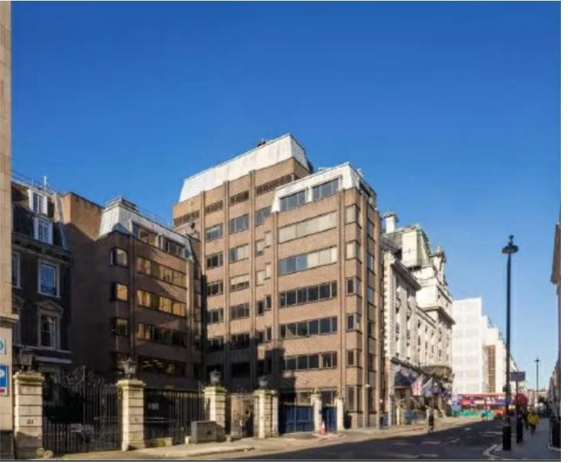 SCP_Hughes's tweet photo. The famous Ritz Hotel is replacing an ugly postwar block with an extension in the style of the original Mewès and Davis 1906 building. These are matching perspectives: it looks to be a huge improvement for Arlington Street. Building works currently underway. https://t.co/JEo9cnzvwe