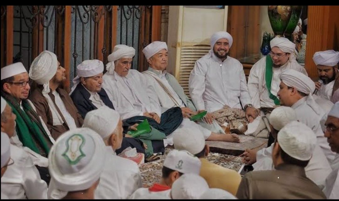 Pilkada 2024.
Bangsa 🇮🇩 harus waspada dan menyadari betapa bahayanya keberadaan Ba'Alwi Keturunan Kaum Imigran Haram 🇾🇪 bagi Keutuhan Bangsa dan NKRI.
Jika tidak ingin 🇮🇩 hancur, maka jangan se-kali2 memilih calon pemimpin daerah yg didukung dan atau bersekutu dg Ba'Alwi (Habib)