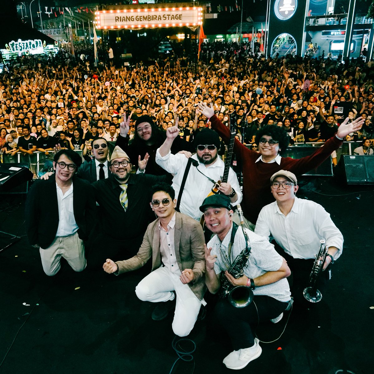 Riang gembira stage, tapi yang nonton pada mewek🥹