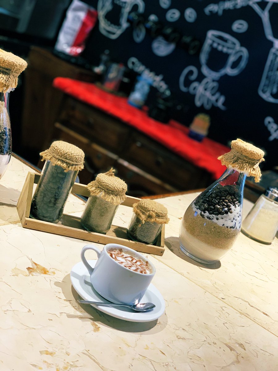 Comienza tu día con un rico cafecito☕️☕️. Te lo regala nuestro dependiente Reniel ( mejor conocido como El Flaco 🤭🤭) desde el Bar Café Las Conchas
#hotellosdelfines
#barcafe
#cafelover