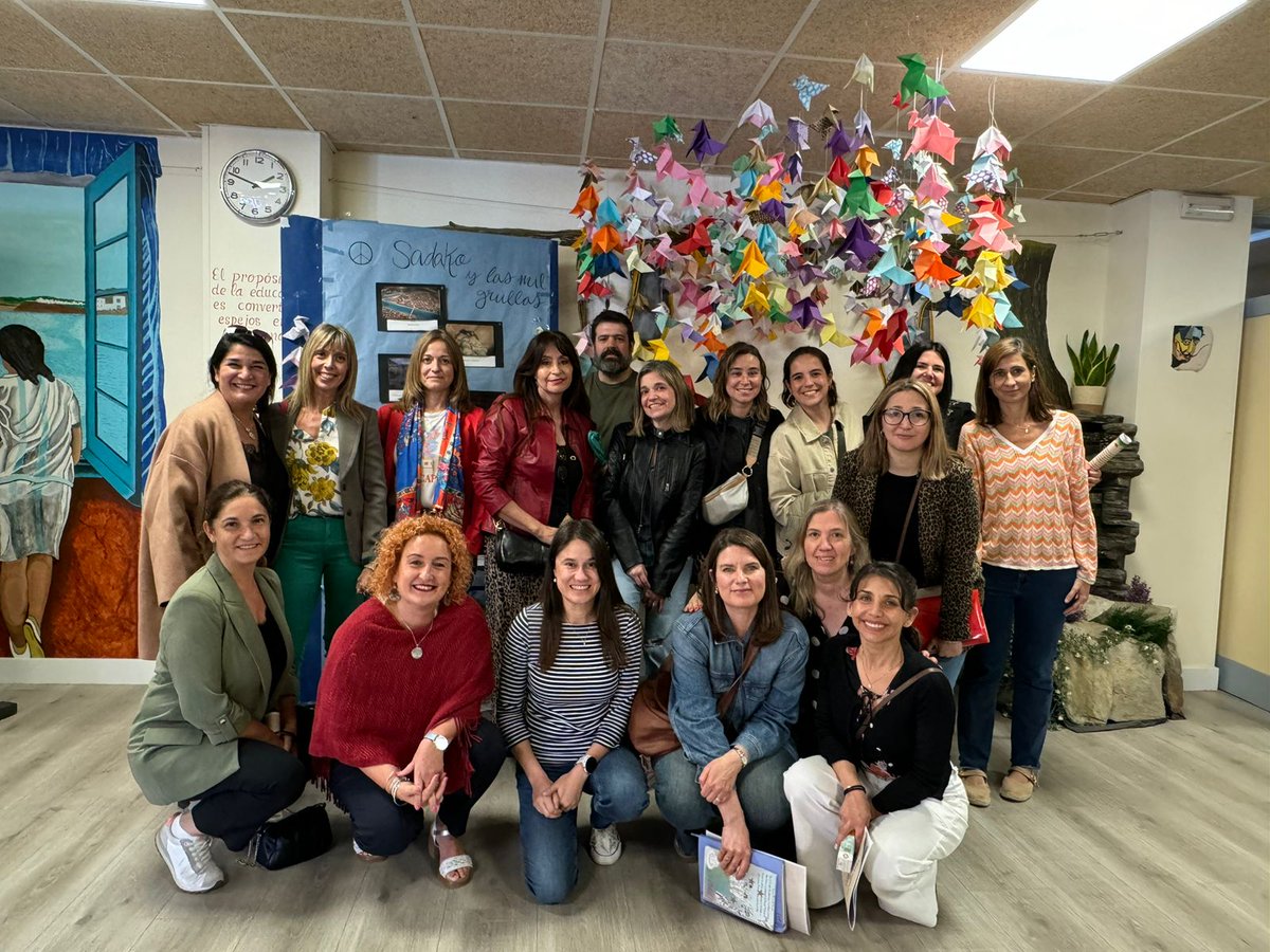 FAPA_Giner_Rios's tweet photo. Hoy en el @IES_PabloNeruda y @Dali_Leganes con madres y padres de #Chile, Consejo Escolar @ComunidadMadrid @Lwena7 @3Avante #DATSUR
ESO
FP
BACHILLERATO
PROGRAMA PROFESIONAL ESPECIAL
✔Sin #INCLUSIÓN no hay #EDUCACIÓN
#ComunidadEducativa
#Leganés
#Madrid
#Spain https://t.co/lhk6CdQXap