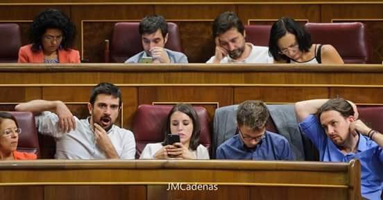 Ignacio5826369's tweet photo. @PabloIglesias @RedondoVictor_ Vagos chupando del bote. https://t.co/eZxTW4AY0a