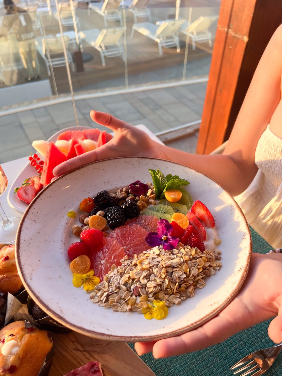 Start your day right with our refreshing Açai Bowl, packed with island-fresh fruits and superfoods! 🌿🍓

Who's ready for a bite of paradise? 🌴💜

#hrhibiza #breakfast #ibizahotel #açai #hardrockhotels #ibiza