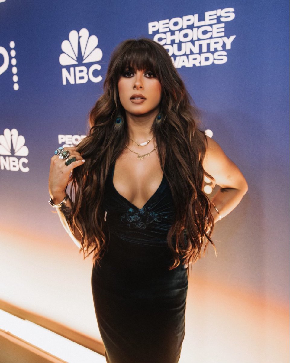 ellalangleymsic's tweet photo. 🧜🏼‍♀️🫶🏼 @peopleschoice https://t.co/2KCknw8wZX