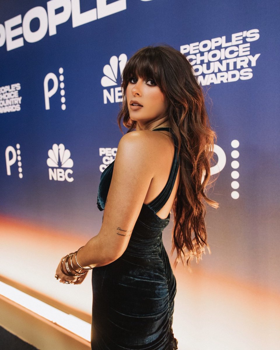 ellalangleymsic's tweet photo. 🧜🏼‍♀️🫶🏼 @peopleschoice https://t.co/2KCknw8wZX