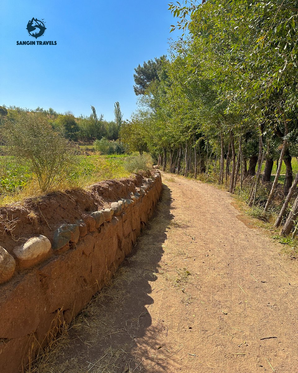 SanginTravels's tweet photo. It was a marvelous Friday in the Karokh district of Herat 📍

Hiking here was a unique experience, with mountains of reddish sand, lush gardens, and pristine village life. 🏞️

The diverse and stunning landscapes reflect the beauty of its people ❤️ https://t.co/letqmyQMQY