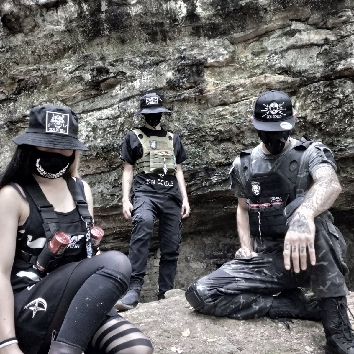 ZenDevils_'s tweet photo. Sometimes the path forward isnβt clear, but if you shift your perspective, youβll see the hidden ways that were always there, waiting to be found.
#techwear #warcore #TacticalGear https://t.co/iWaRCQZkVq
