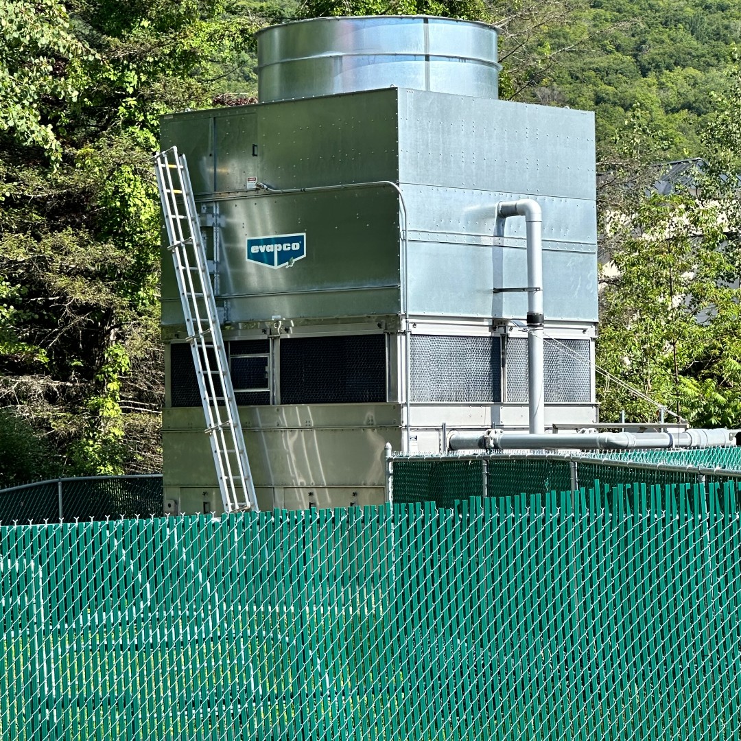 EVAPCO_Inc's tweet photo. This ESW4 unit was spotted by one of our followers in the heart of the White Mountains in New Hampshire!
#EVAPCOinthewild #EITW #NewHampshire #EVAPCO https://t.co/lg3ZZKherG