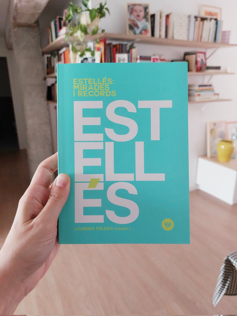 ClaraBerev's tweet photo. Al @Inst_Magnanim", entre altres publicacions, celebrem Estellés amb "una obra col•lectiva, heterogènia per necessitat, un llibre que aporta les lectures d'Estellés que han fet ONZE DONES..."

Benvinguts i benvingudes 
a la festa dels #centdestellés https://t.co/RquH1NRwkP