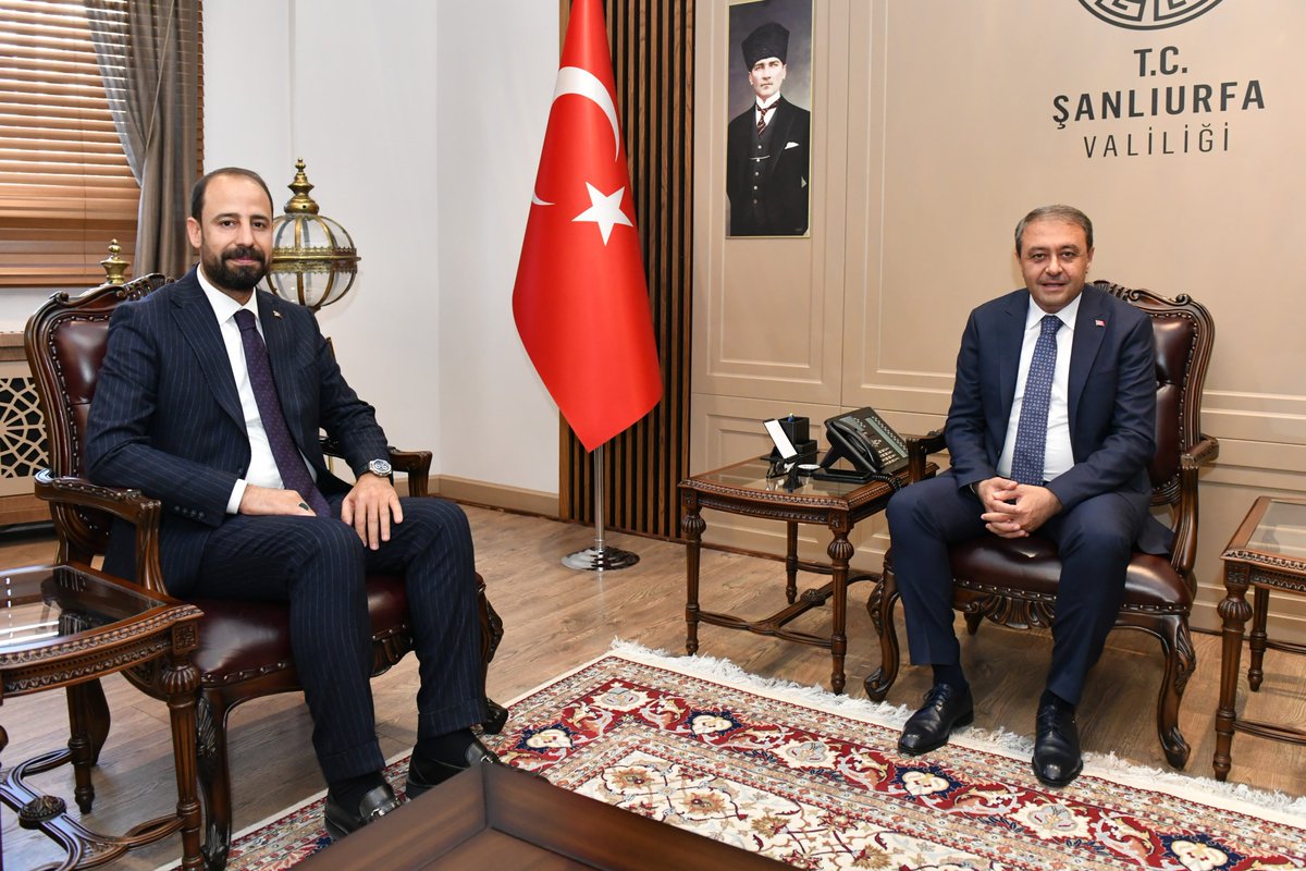 AK Parti İl Başkan Yardımcısı Hüseyin Yıldırım, Vali <a href="/hasansildak/">Hasan ŞILDAK</a>'ı ziyaret etti.