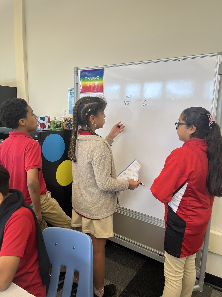 rbmsivanicki's tweet image. Students stepping up to help their classmates with new concepts! #Futureleaders #BestSelf #RBBisBIA @rbmsROCKETS @CherylCuddihy @DreamBigRB