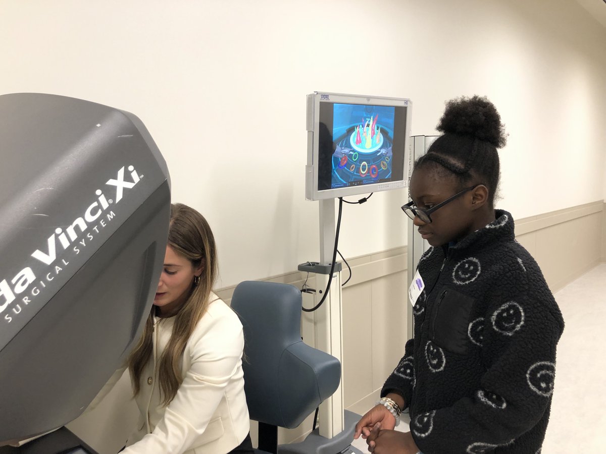 MarkSpartaFACHE's tweet photo. Future leaders in medicine learned about latest advances in minimally invasive surgery &amp; even got to practice on a state-of-the-art surgical robot @ Hackensack University Medical Center last night! We're proud to inspire the next generation! @WomenInBio @bgcncnc @IntuitiveSurg https://t.co/ii6SpIZ2yp