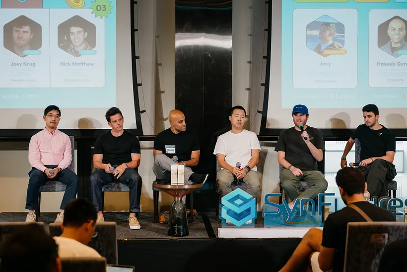 SynFuturesDefi's tweet photo. Thanks to our panelists on the VC Insights panel at #BorderlessSummit Singapore! 🙌
🎙️Haseeb Qureshi (@hosseeb), Managing Partner, @dragonfly_xyz
🎙Vance Spencer (@pythianism), Co-Founder, @hiFramework
🎙️Ryan Kim (@0xryankim), Founding Partner, @hashed_official
🎙️Joey Krug (@joeykrug), Partner, @FoundersFund
🎙Nick Matthew (@nick__sc), Partner, @standardcrypto
🎙Moderated by Jocy (@JinzhouLin), Founding Partner at @IOSGVC
Panelists discussed which areas in Web3 are opportunities and potential busts and highlighted new trends. 👀
Watch the discussion 👉 https://t.co/TkI91ftraz