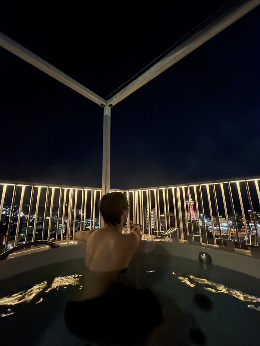 bad44_'s tweet photo. 🙈🗼 https://t.co/NensC0TTxz