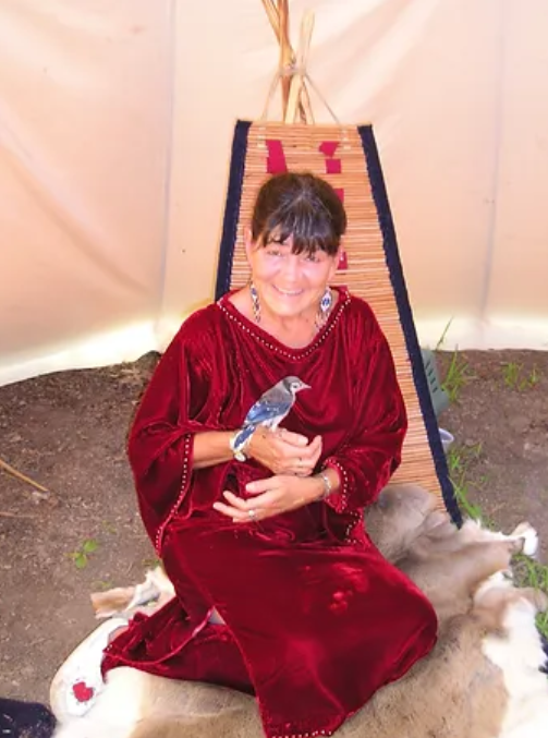 PaPFF's tweet photo. Learn about the journey of Dovie Thomason, a Lakota and Kiowa Apache storyteller, whose 4 decades of storytelling have bridged cultures, inspired change, and shed light on the significance of Indigenous history and environmental conservation.  https://t.co/2LNwHbORb9 https://t.co/snKWcfHrM9