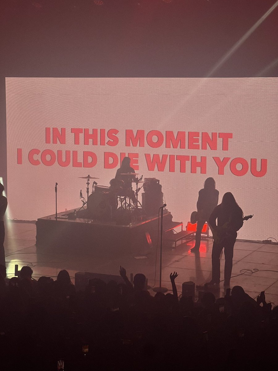 OneMusicPH's tweet photo. ✨ IN THIS MOMENT I COULD DIE WITH YOU ✨

@themaine
 #THEMAINEinMANILA2024 https://t.co/q27bEwMigQ
