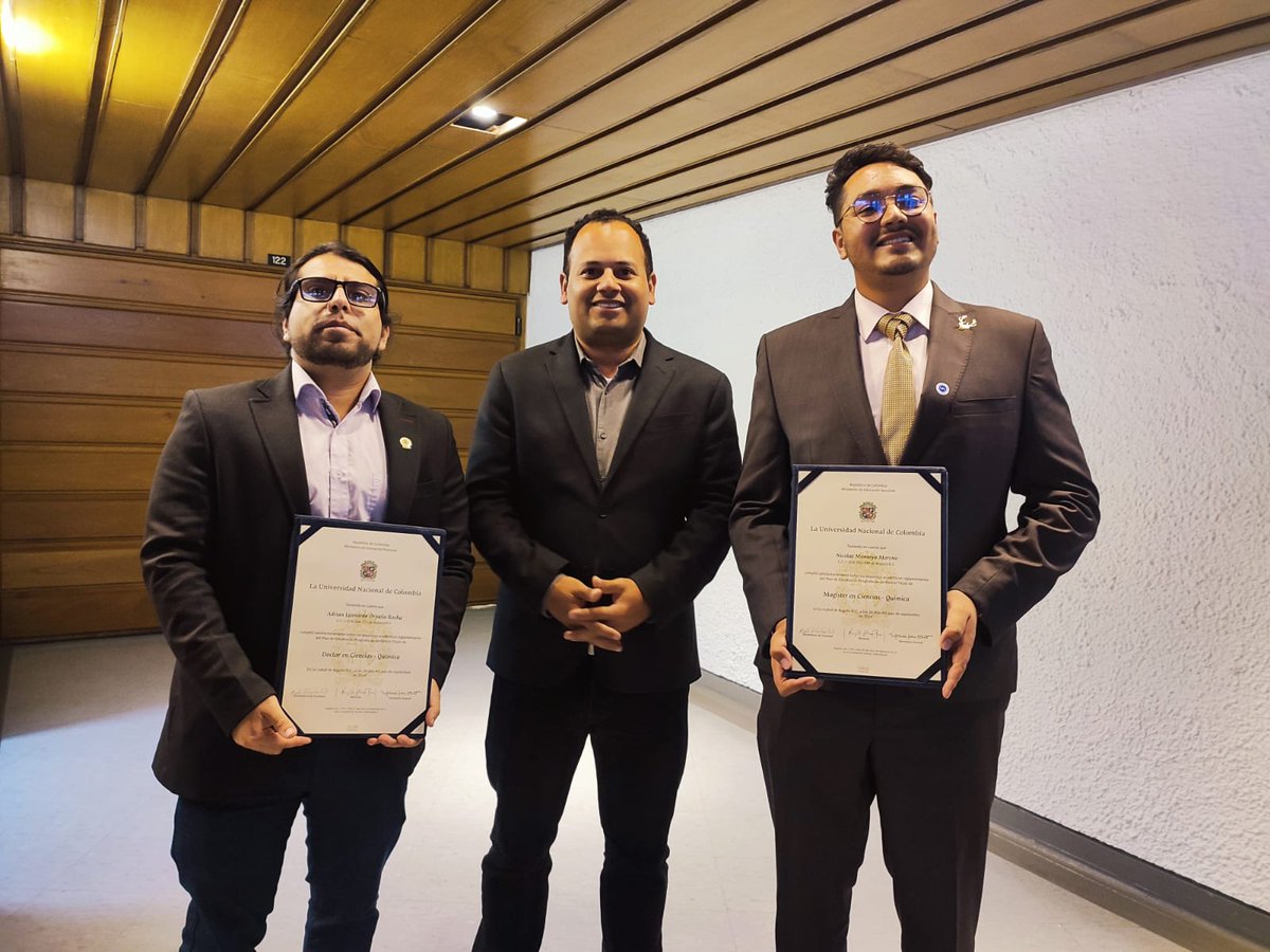 Congratulations to Nicolás and Adrián on their graduation. Nicolás earned his master's degree, and Adrián completed his Ph.D. in chemistry, both with honors. It was a true pleasure to be your supervisor. You both did outstanding work. Wishing you great success in your careers!