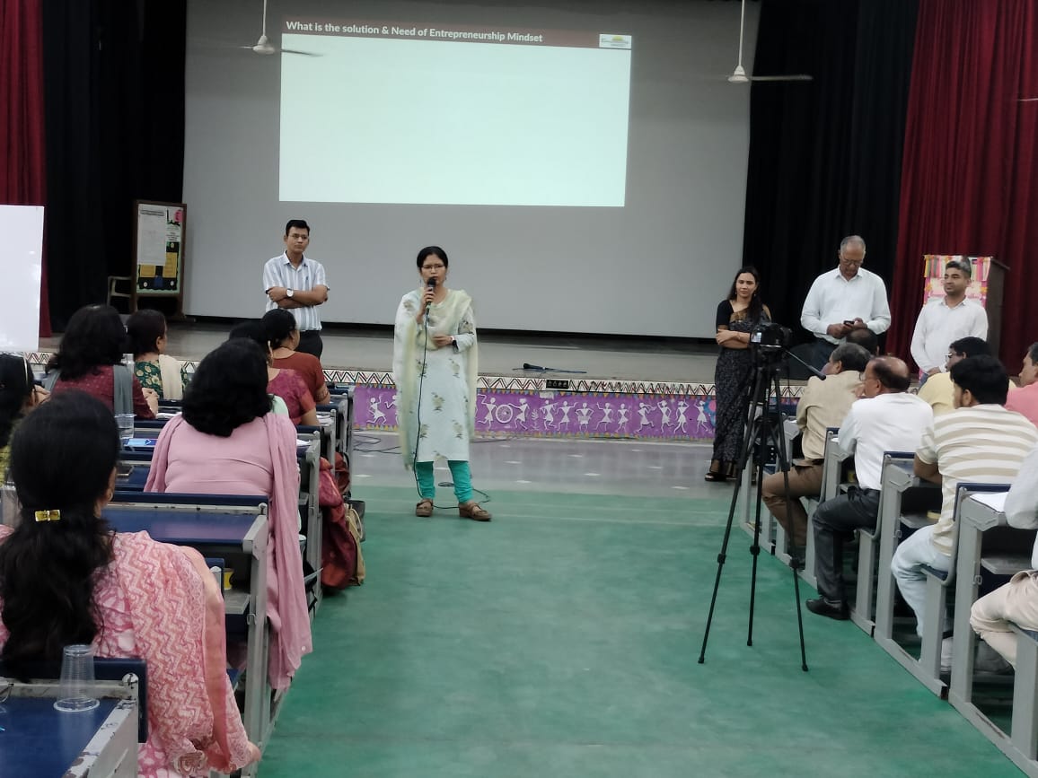 DIETRNDELHI's tweet image. 3 Days CBP for HoS of Distt west A&amp;amp;B on Administrative skills @SVCoedB1possangipur Janakpuri #Sessions by Highly experienced RPs #Discussions &amp;amp; deliberations director SCERT,RD,DDE district interacted #servicebook #records #budgetplanning #NEP2020 #recordsmaintenance #leaverules