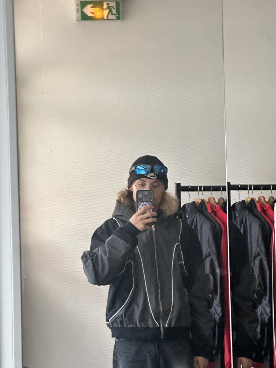 Remember_visual's tweet photo. J’ai fait une veste pour la première fois ! Je suis si fier omg ! (Ça sortira bientôtttttt) https://t.co/Rv6PicAA1c