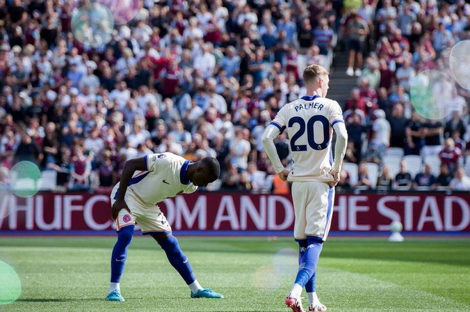 iverpool legend Mark Lawrenson:  🗣 "I’ve been impressed with Chelsea, they have started very well. Moises Caicedo has been a big influence so far in that midfield.  He’s finally beginning to look like the player that they spent all that money on last summer.   {Sports Casting}