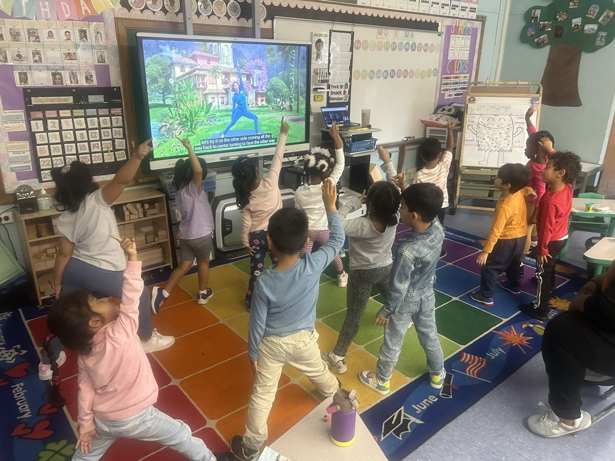 MrsGrayinPreK's tweet photo. With this rainy weather, we made sure to still get our movement in with a yoga break! I am so proud of how well they did following along! https://t.co/QUC0IfEcdC
