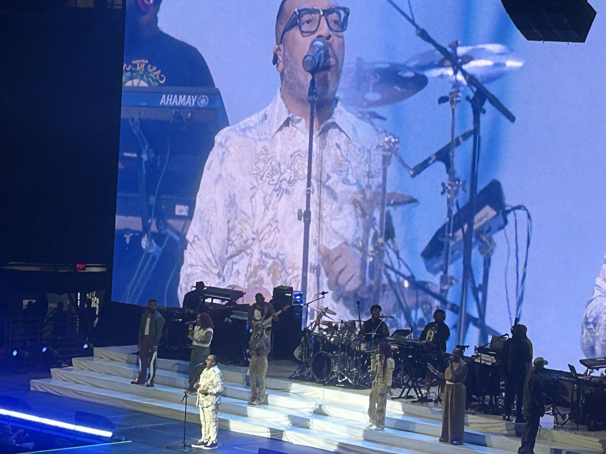Tigo23's tweet photo. Double nights of the Kirk Franklin Reunion tour. Had to see it twice thanks to @VetTix.  This organization continues to support veterans by providing free tickets to all different types of events. Thanks again @VetTix https://t.co/M36LpkSBL0