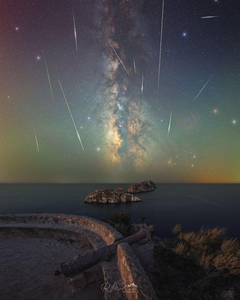 Calvià ha ganado el primer premio nacional en el certamen #MiRincónFavorito2024, con una fotografía de una lluvia de estrellas sobre la aurora boreal en Islas Malgrats tomada por <a href="/rmolinaphoto/">Rubén Molina🇪🇦🌌🌄📸World Landscape Photographer</a>.

Además, la agenda y la previa en nuestro 
#Informativo📰🎧👉shre.ink/gy1K