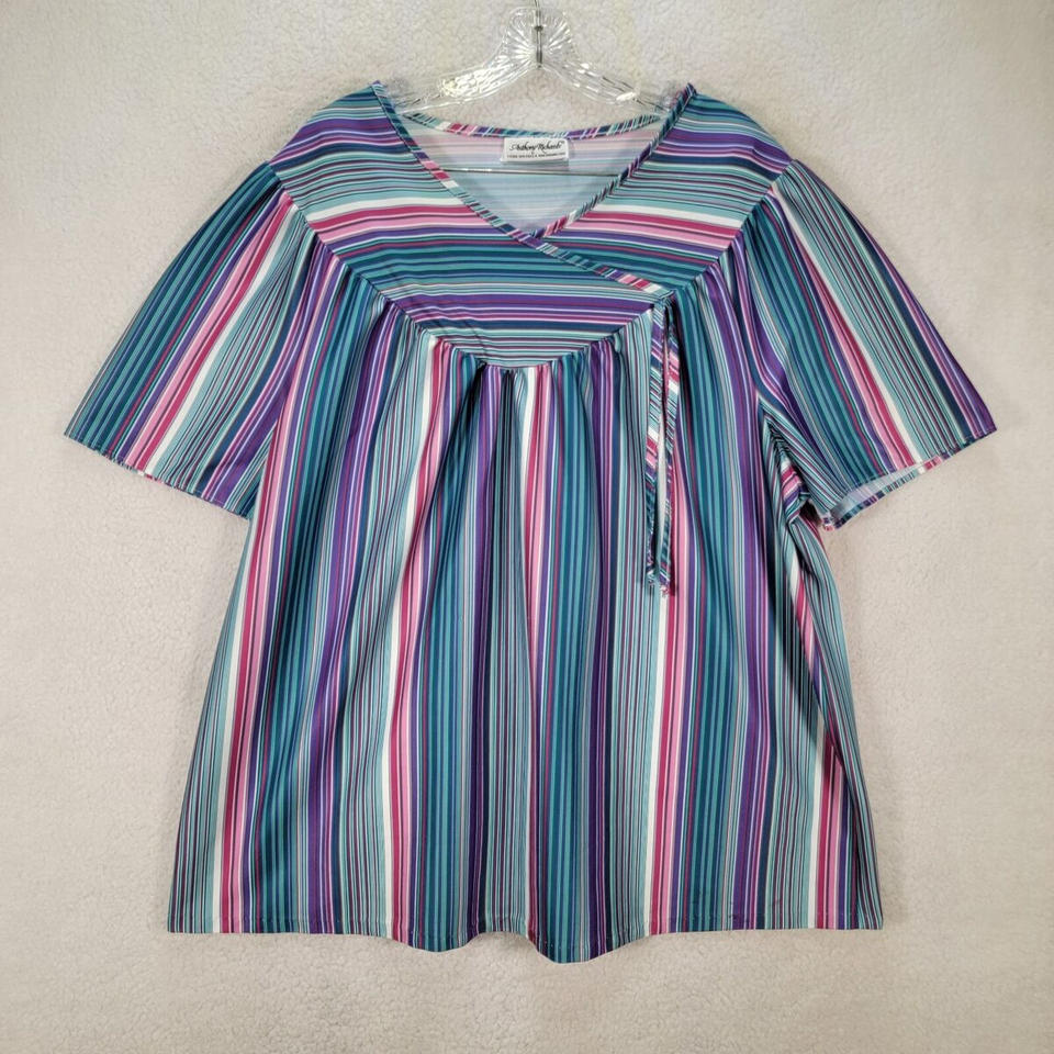 SugarThreaded's tweet image. High prices, low vibes? Not with this blouse! Our vintage colorful staples bring the heat without burning your wallet.
For 15% OFF use code: FALLINTOSAVINGS
Ship up to 5 items for $10.00!
#SummerStyle #summerfits #SummerFashion #vintagewear #vintagestyle #vintagefashion #plussize