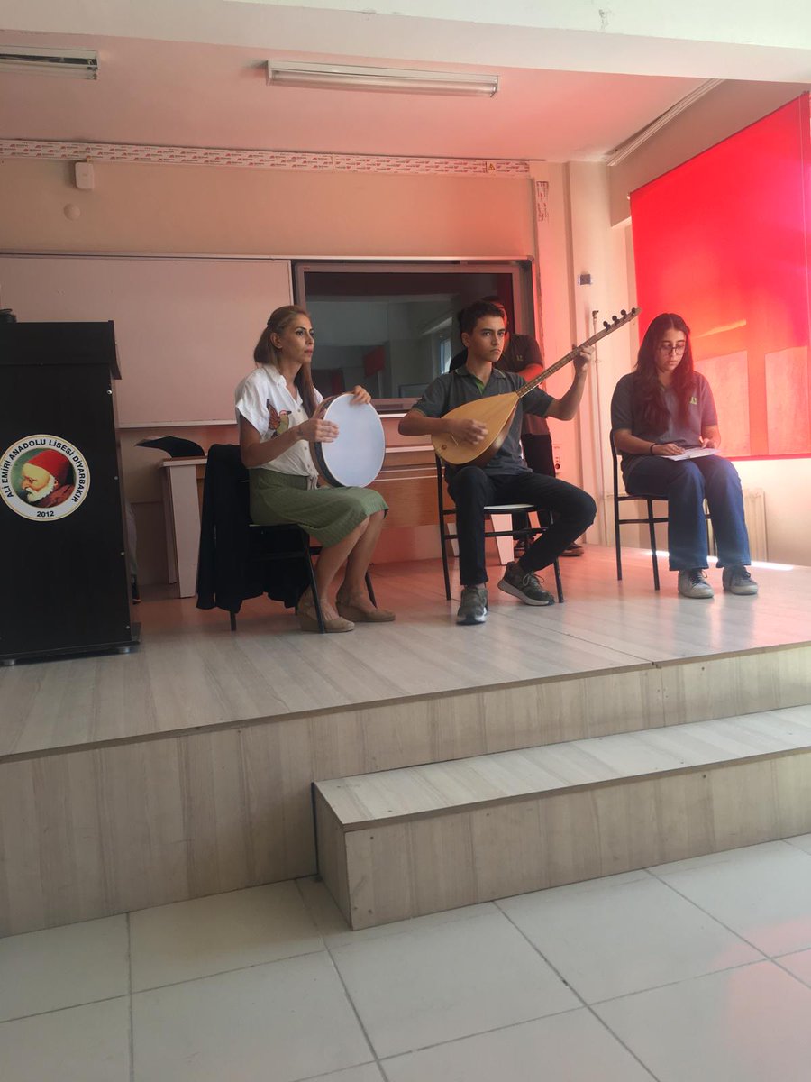 Öğretmen ve öğrencilerimizin katkılarıyla okulumuzda kutlu doğum etkinliği yapıldı. Emeği geçen tüm arkadaş ve öğrencilerimize teşekkür ediyorum.<a href="/Diyarbakirmem/">Diyarbakır İl Millî Eğitim Müdürlüğü</a> <a href="/kayapinarmem/">Kayapınar İlçe Millî Eğitim Müdürlüğü</a> @