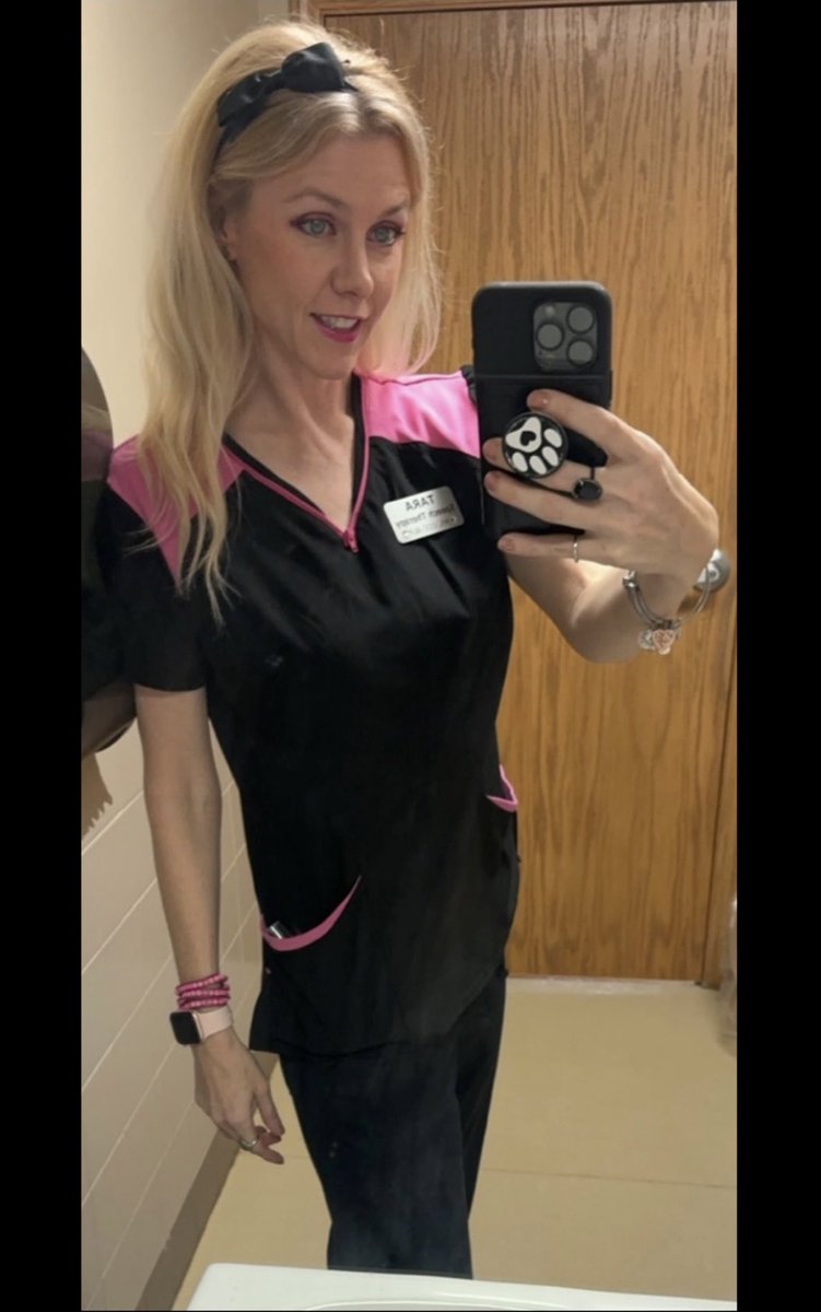 TaraWasinger's tweet photo. Last regular scrubs—only Halloween apparel through 10/31! Yay, my favorite!!
🖤👻🎃🕷️🧙♀️🔮⚰️🧡
#nofilterphoto #halloween2024 #funscrubs https://t.co/T1QnSJHE6w