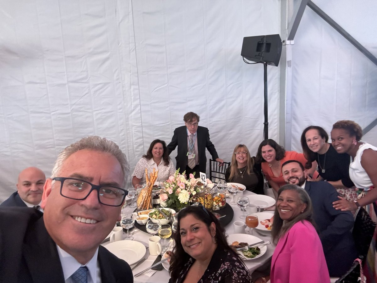 DrNimaroff's tweet photo. It is a privilege working with you all in our mission to improve  healthcare for women in our community. #KatzWomensHealth#northwellhealth#KatzInstituteforWomensHealth https://t.co/iNQmgAN0FA