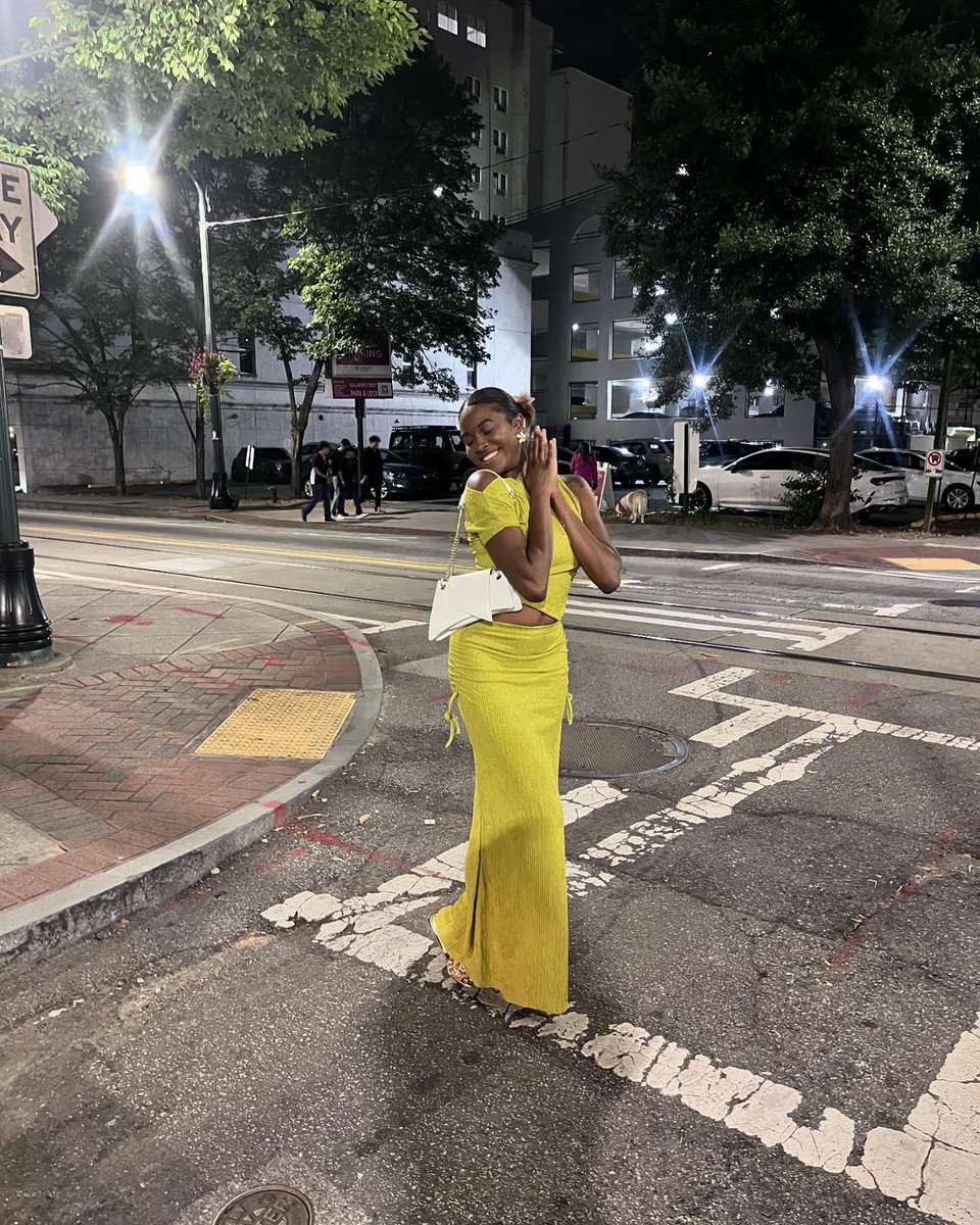 TheRealLay_'s tweet photo. Still that girl.✨ https://t.co/S6Qo1C7S4g
