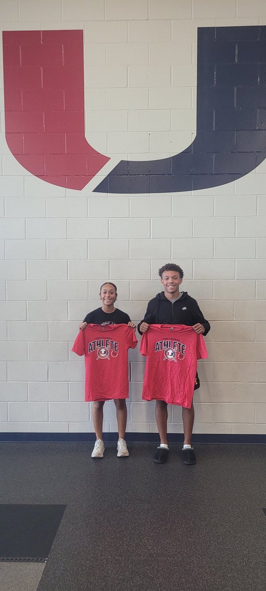 JHawkPower's tweet photo. Congratulations to our August Urbandale Athletic Performance Training Center Athletes of the Month! These two BRING it EVERY time they are in! #earnednotgiven #trusttheprocess #UAPT https://t.co/smoweuhsUb