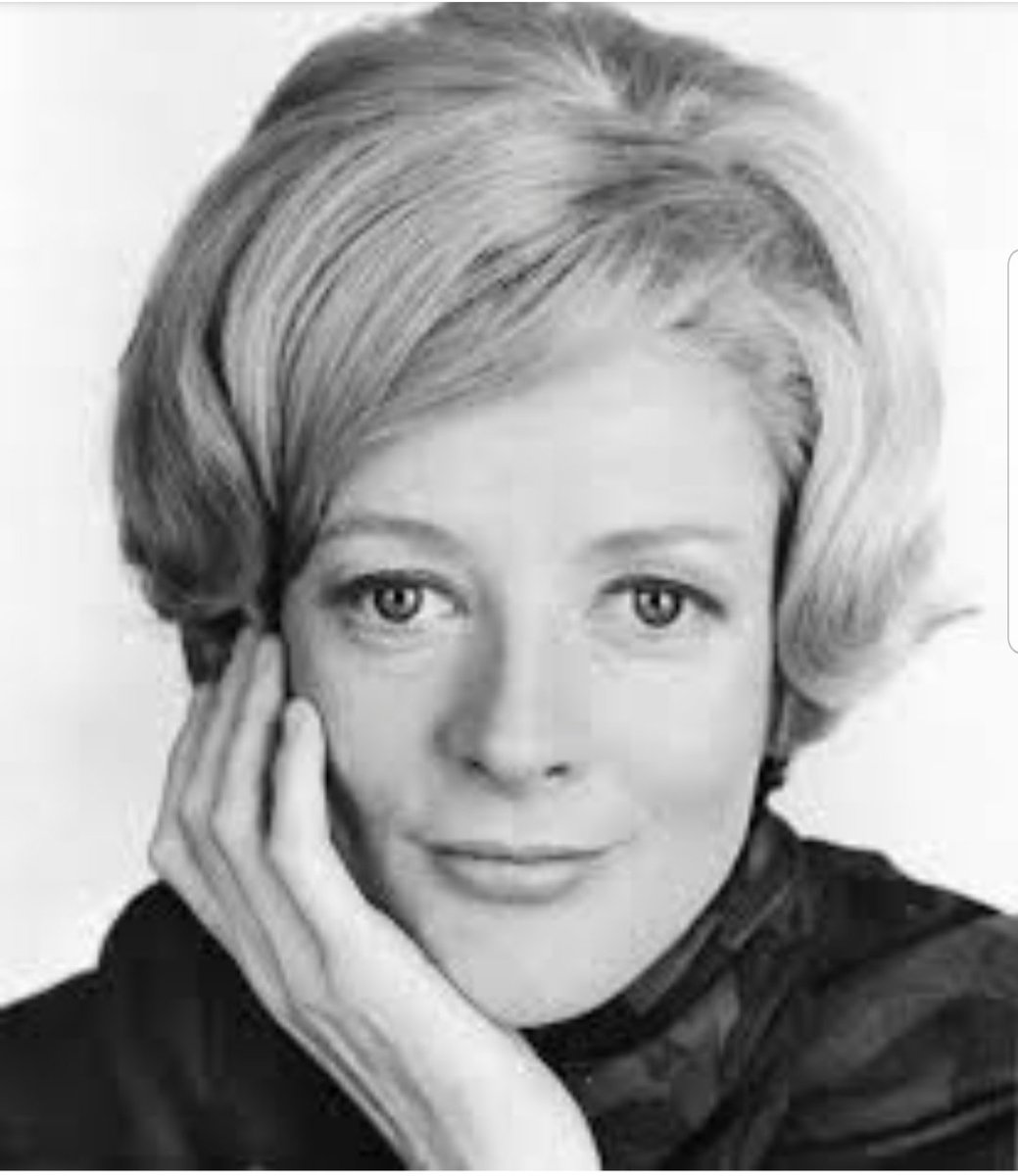 EmmaMilesShadow's tweet photo. Rest in peace Dame Maggie Smith. 😭😭😭 I adored this amazing lady.
#maggiesmith #magg https://t.co/dsnc7Zr5fi