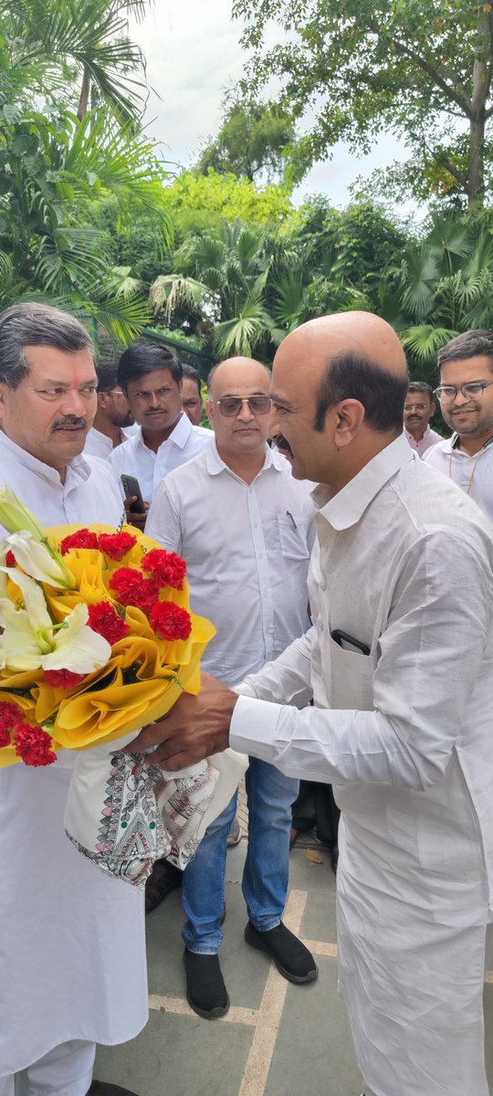 Himanshumdb's tweet photo. पूर्व केंद्रीय मंत्री, राज्यसभा सांसद ,अखिल भारतीय कांग्रेस कमेटी के महासचिव, @MukulWasnik        आदरणीय श्री मुकुल वासनिक जी को जन्मदिन की हार्दिक शुभकामनाएं एवं बधाई हम आपके उत्तम स्वास्थ्य एवं दीर्घायु जीवन की कामना करते हैं @PremChandraMis2 @INCIndia https://t.co/Sdzp2tJ7tz