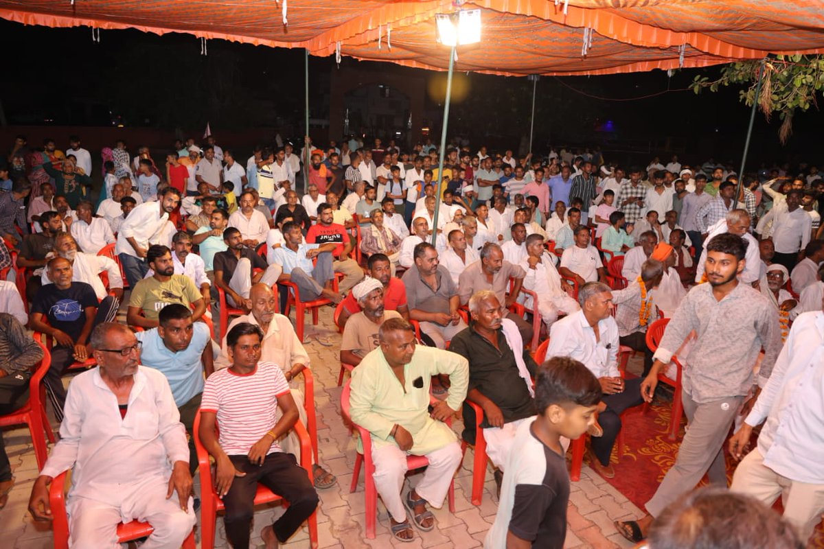 SatbirRatera's tweet photo. जाटू लोहरी गांव में लोगों ने भव��य स्वागत किया और भरोसा दिलाया कि वे अपने हल्के के लिए सिर्फ अपने ही उम्मीदवार को वोट करेंगे। जनता का यही भरोसा चुनावी जीत के संकल्प को और मजबूत करता है । 

#Ketli #SatbirRatera #BawaniKhera #बवानीखेड़ा  #केतलीकोजिताएं #बवानीखेड़ा_माँगे_सतबीर_रतेरा https://t.co/3tC8IfhKPs