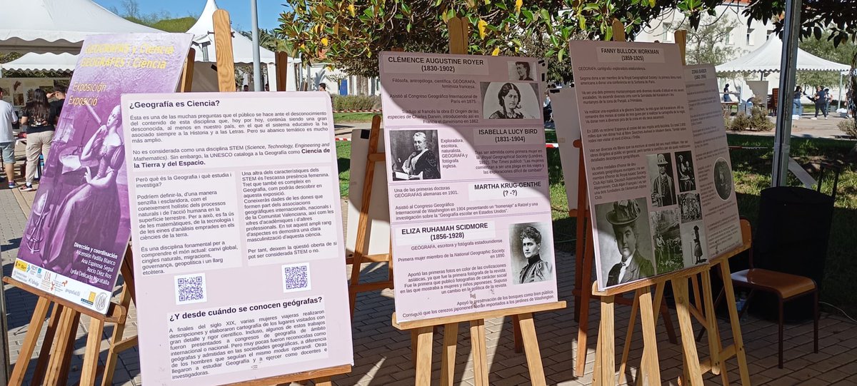 Los estands de "Geo-Explora UA" y "Geógrafas y Ciencia" en la Noche Europea de la Investigación de la @ua_universidad 
Esta mañana con visitas de alumnos/as de institutos y esta tarde con familias y público en general hasta las 21 h.
 #geografiaua