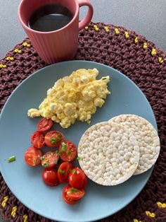Empieza el día con una sonrisa y un buen café.
Feliz desayuno.