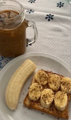 Un buen desayuno es el primer paso para un día increíble. 
¡Buen provecho!