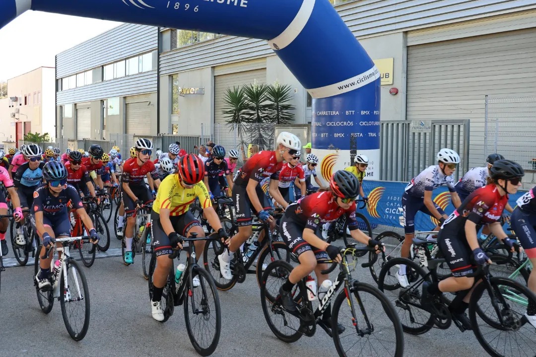 La bicicleta protagonitza l’agenda esportiva del cap de setmana amb la 20a Cursa Ciclista Bons Amics a Sant Vicenç dels Horts i la <a href="/baixcicletada/">La BaixCicletada</a> 🔉
radiosvh.info/programs/infor…