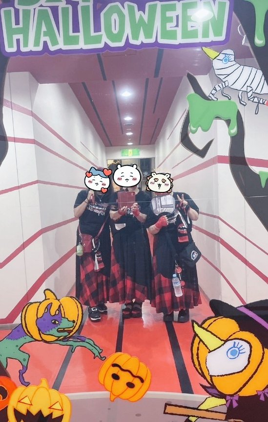 maako48's tweet photo. CRASHOFMODEでした~。①久々のみんなでオソロ🫶②出演者全員楽しかった✨✨めちゃくちゃヘドバンしてスッキリ~☆③会いたいお友達にも会えたし、代行グッズも持ってきてくれて感謝✨④キリちゃんセトリ凄かったな!暴れモードやったね😂
#CRASHOFMODE
#鬼龍院翔
#BIGCAT https://t.co/aQnX7x9Se3