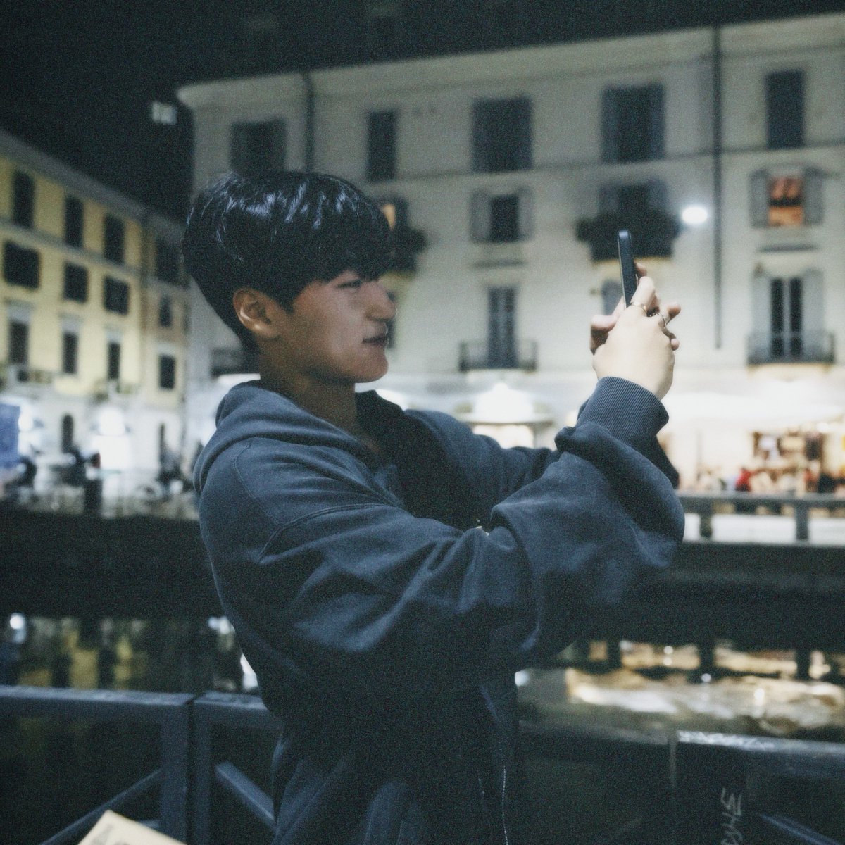 VMAN's tweet image. #GRWM | Hitting up Milan Fashion Week in style, #SAN of @ATEEZofficial attended the @DolceGabbana show as #VMAN tagged along to join him (and discover his getting ready routine) during his unforgettable trip with the fashion house: bit.ly/4egPCOg

#CHOISAN #산 #최산