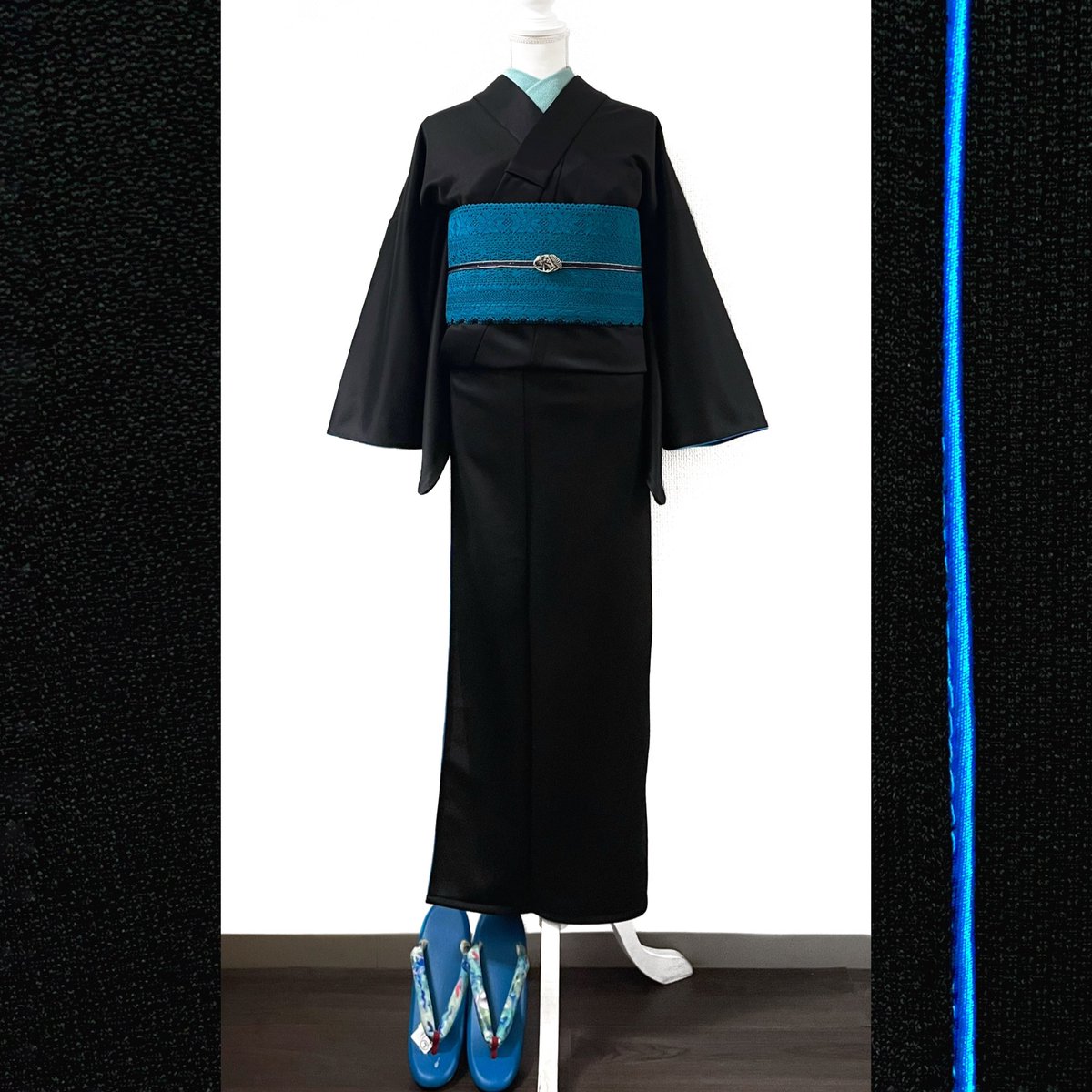 「黒×ダルグリーン最後1点です…! 黒×ルビーレッドと黒×ターコイズブルーはMサイ」|ドゥルサンのイラスト